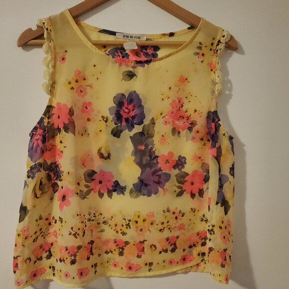Sleeveless floral blouse, size medium/large - Picture 1 of 6
